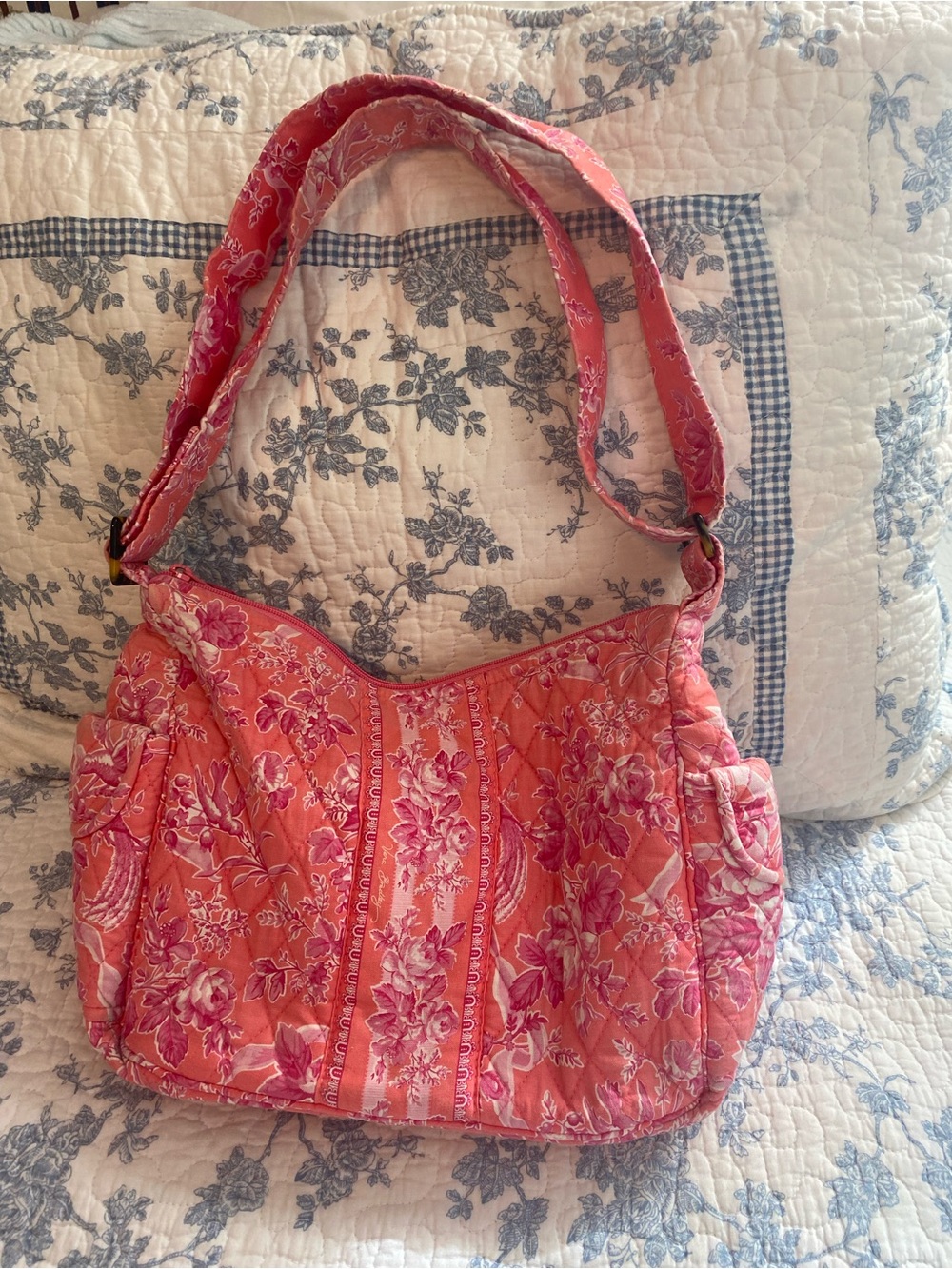 Vera Bradley Vintage Hope Toile On The Go Bag
